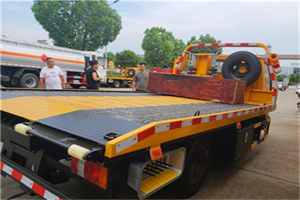 牡丹区附近拖车电话号码服务